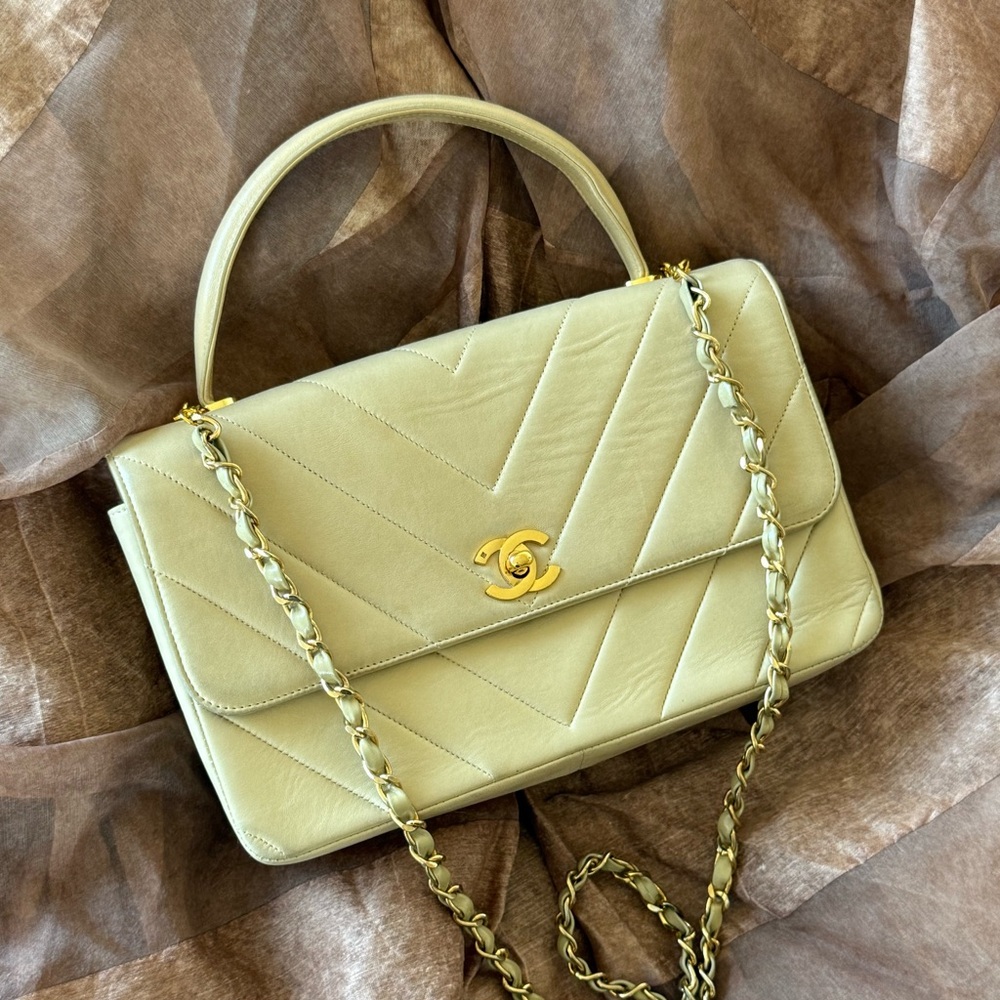 CHANEL Beige Lambskin Chevron Kelly Top Handle Flap Bag 24K GHW- Sticker lost